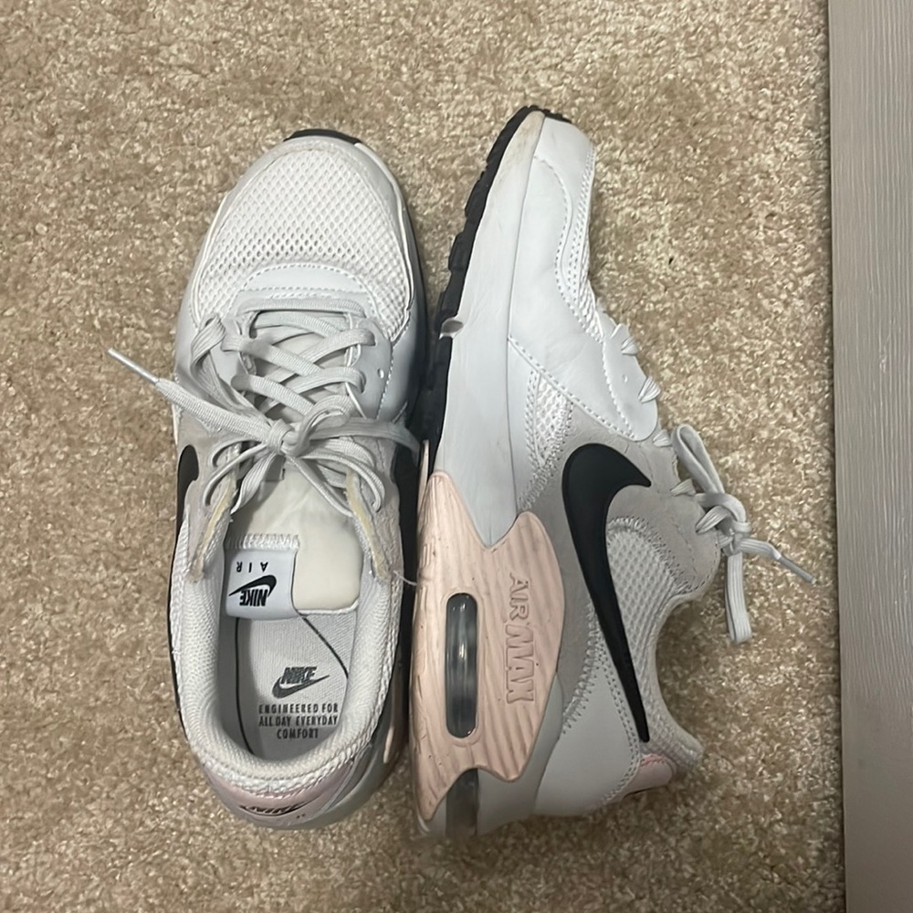 Nike Women’s Air Max